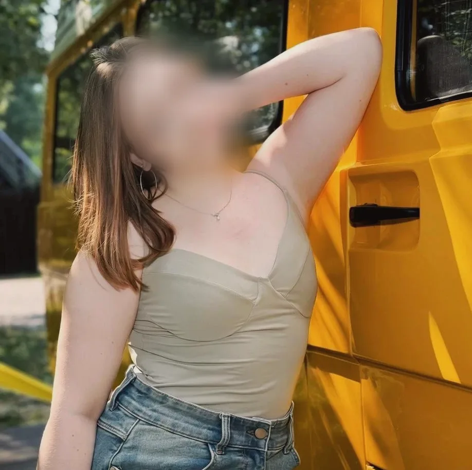 Aylin, 19