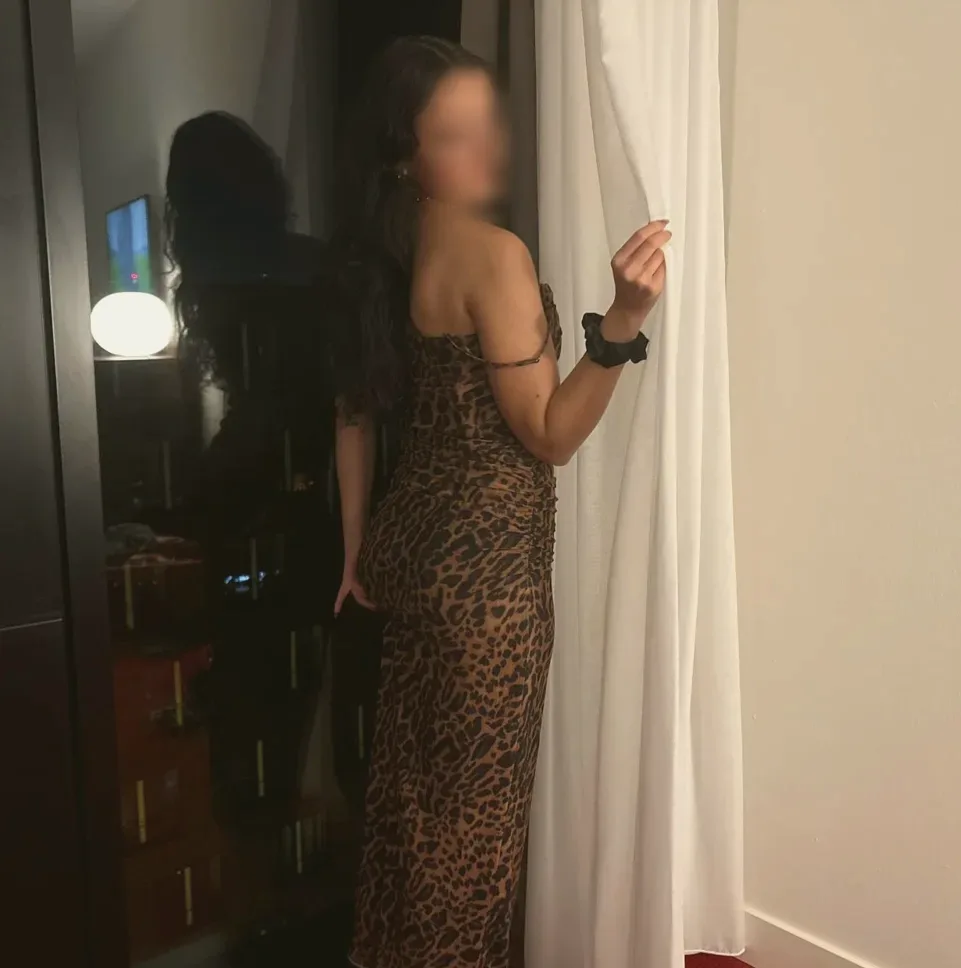 Cara, 19