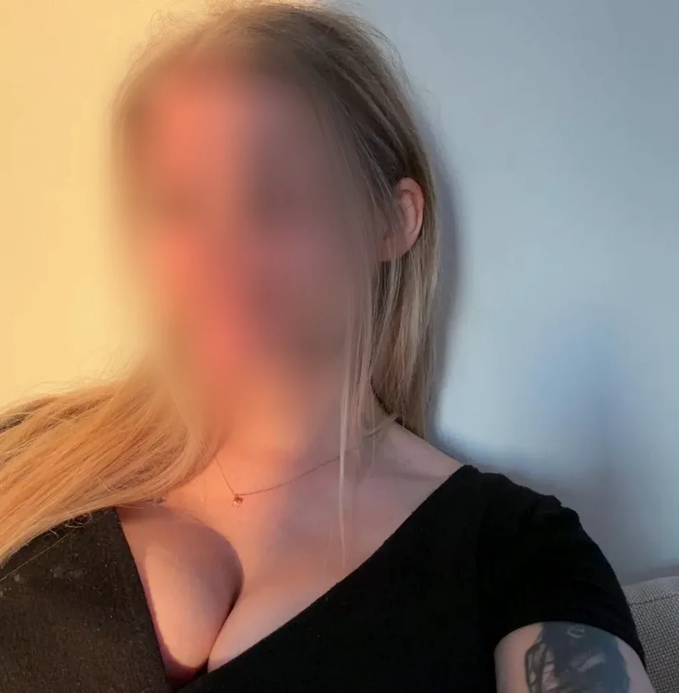 Emma, 25