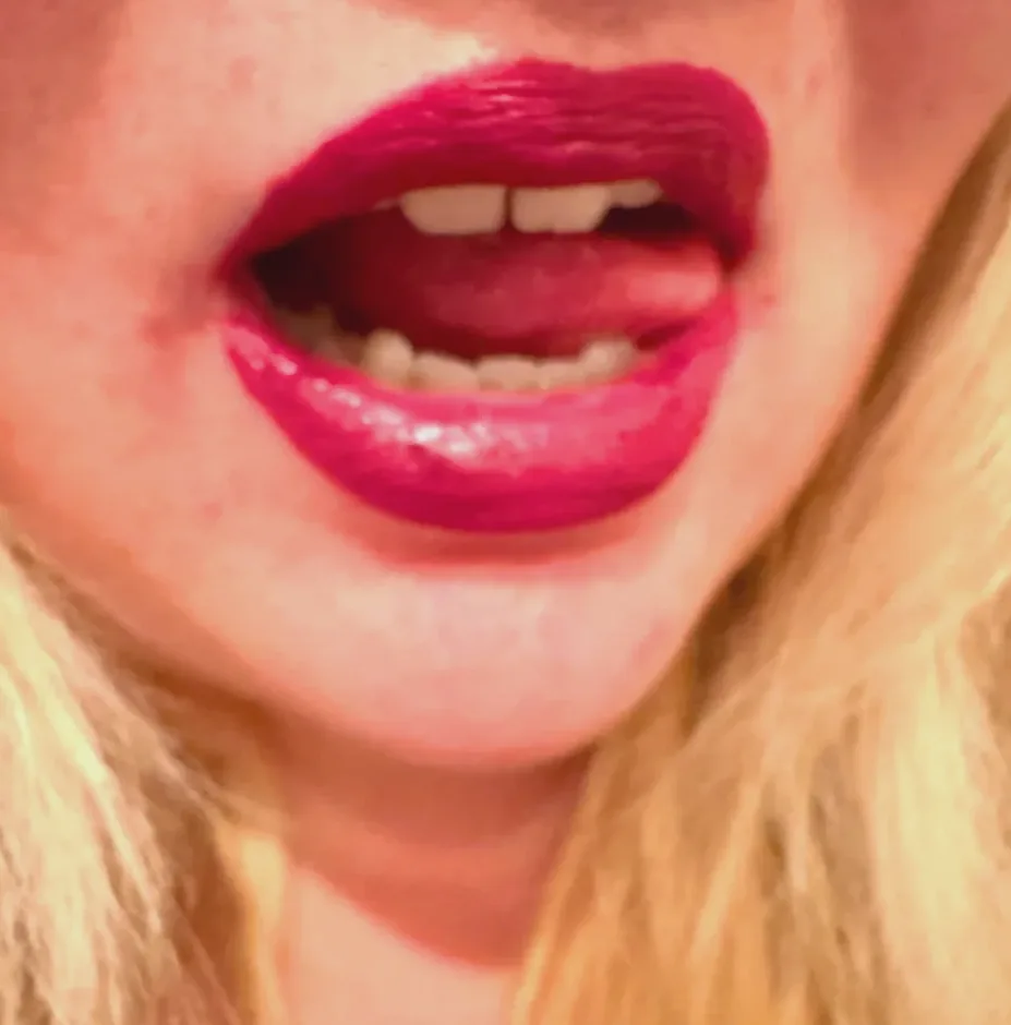 Hannah, 24