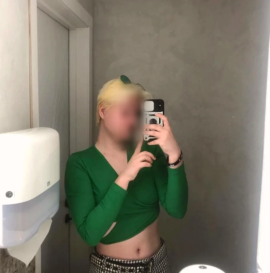Kira, 20