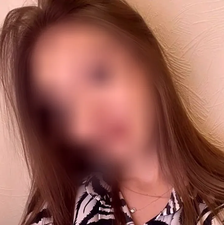 Laura, 22