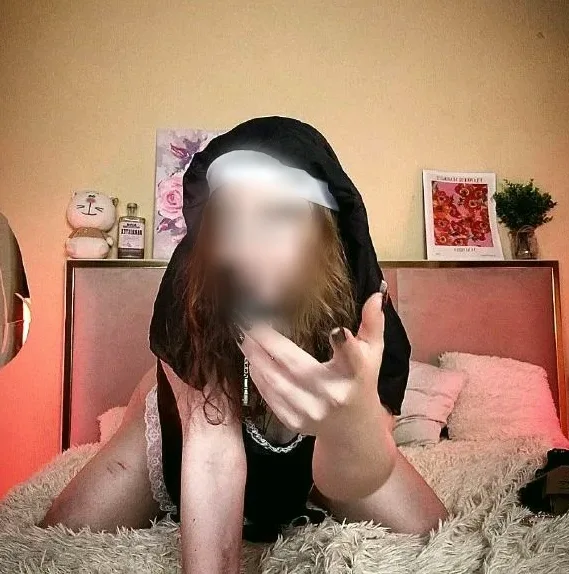 Saskia, 23